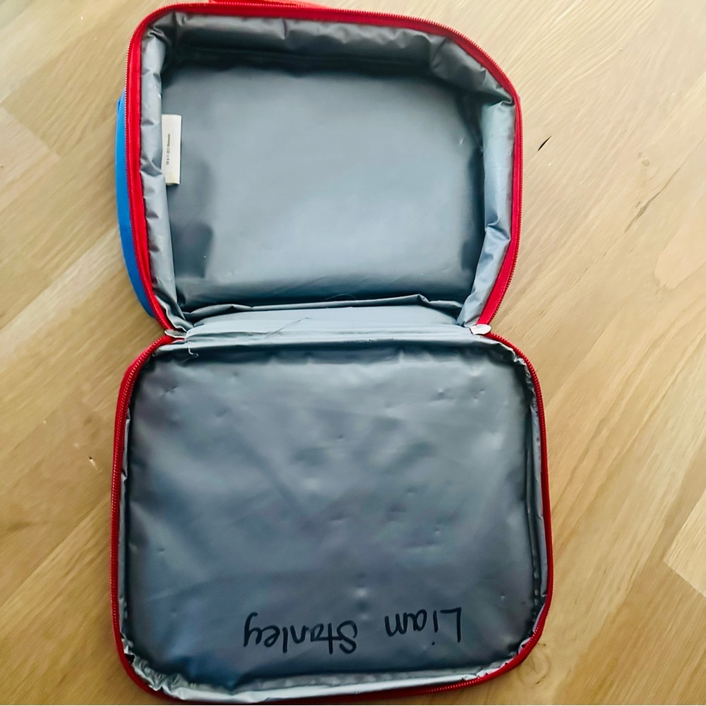 Mario Lunch Box. - Picture 3 of 4